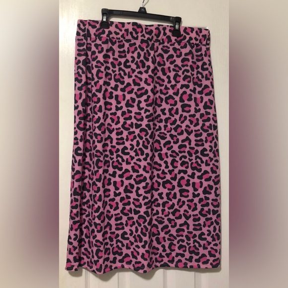 sweet modesty Dresses & Skirts - •Athletic Skirt•